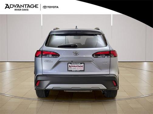 2024 Toyota Corolla Cross XLE