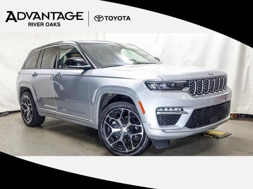 2022 Jeep Grand Cherokee Summit