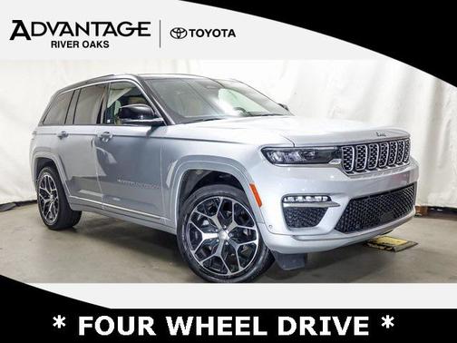 2022 Jeep Grand Cherokee Summit