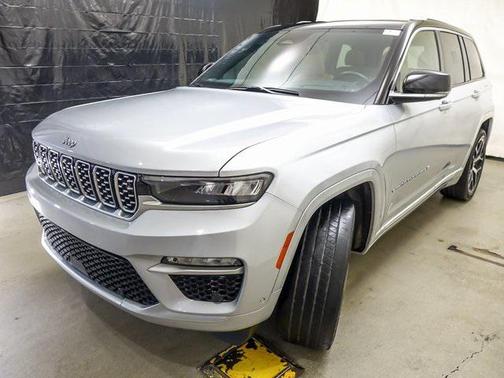 2022 Jeep Grand Cherokee Summit
