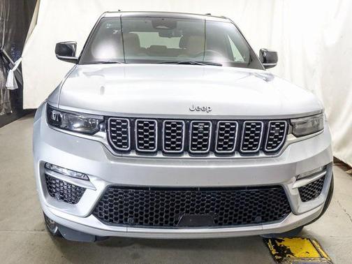 2022 Jeep Grand Cherokee Summit