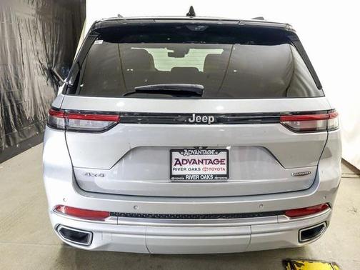 2022 Jeep Grand Cherokee Summit