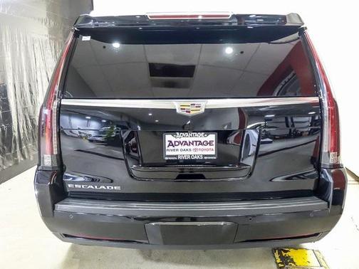 2016 Cadillac Escalade Luxury