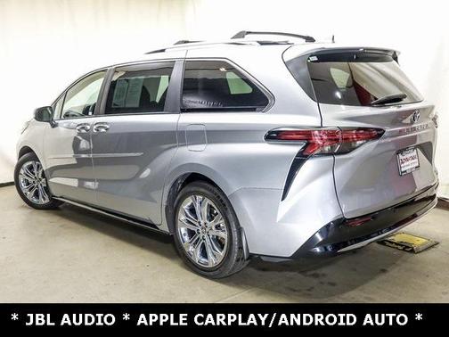 2023 Toyota Sienna Platinum 7 Passenger