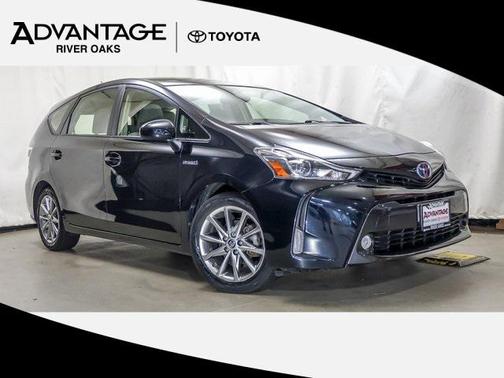 2017 Toyota Prius v Five