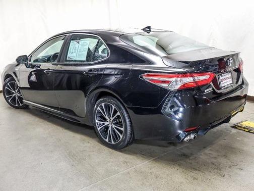 2020 Toyota Camry Hybrid SE