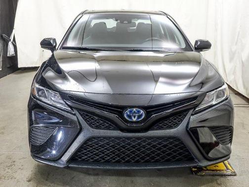 2020 Toyota Camry Hybrid SE