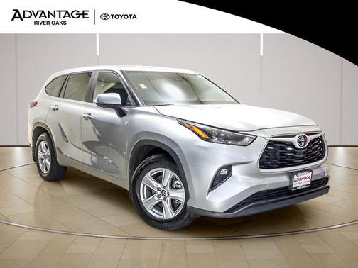 Celestial Silver Metallic 2023 Toyota Highlander LE