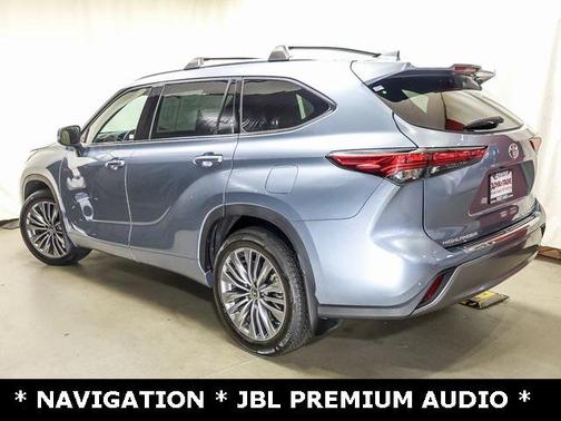 2022 Toyota Highlander Platinum