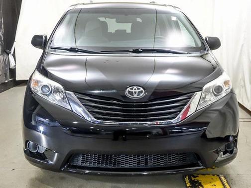 2016 Toyota Sienna LE