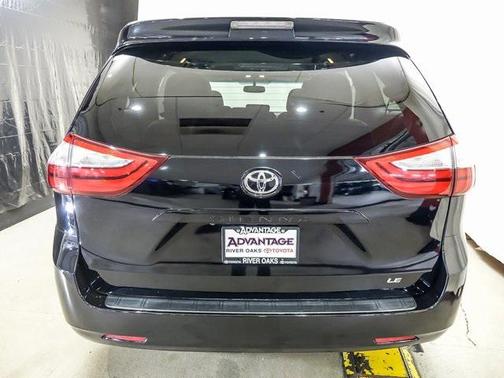 2016 Toyota Sienna LE
