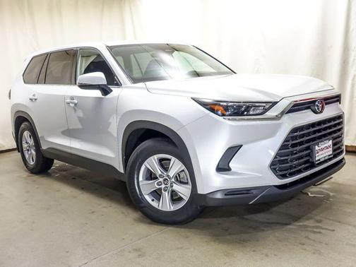Wind Chill Pearl 2025 Toyota Highlander LE