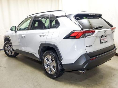 Ice Cap 2025 Toyota RAV4 Hybrid XLE