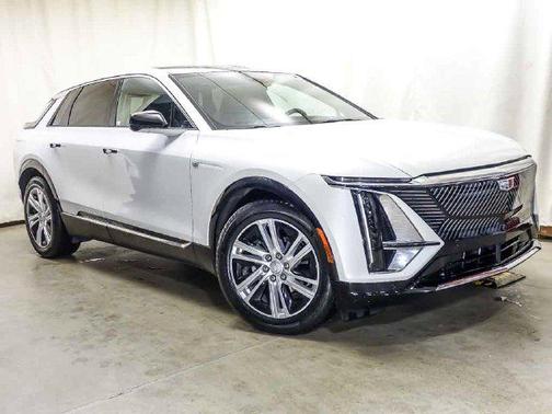 Crystal White Tricoat 2024 Cadillac LYRIQ Tech