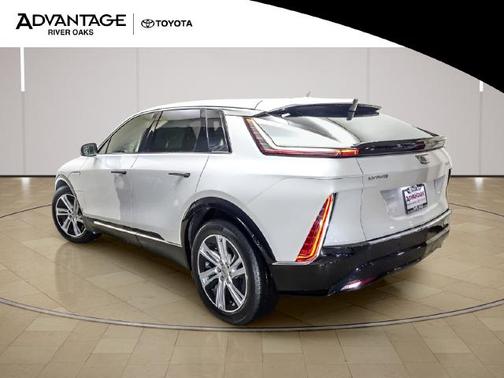 Crystal White Tricoat 2024 Cadillac LYRIQ Tech