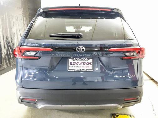 2024 Toyota Grand Highlander Platinum