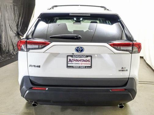 2022 Toyota RAV4 Hybrid LE