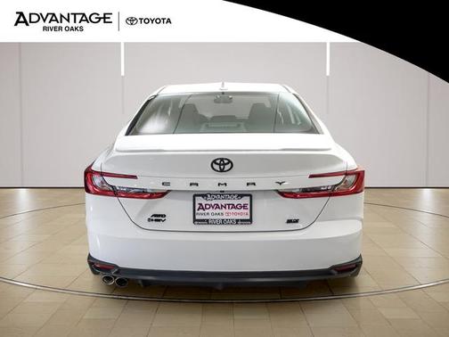 Ice Cap 2025 Toyota Camry SE