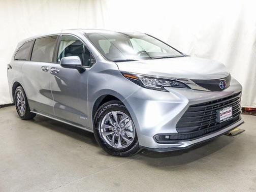 2021 Toyota Sienna LE