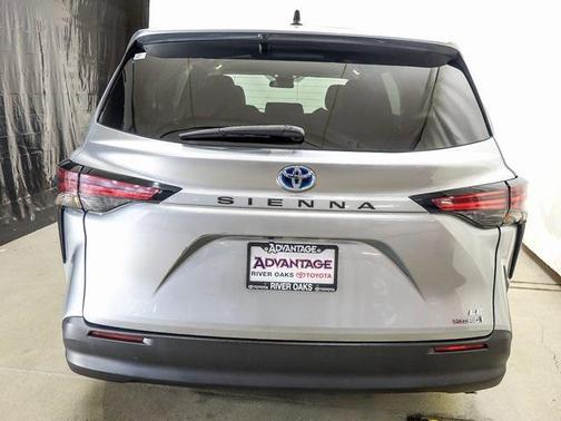 2021 Toyota Sienna LE