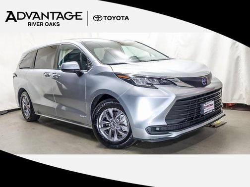 2021 Toyota Sienna LE