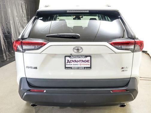 Blizzard Pearl 2021 Toyota RAV4 XLE Premium