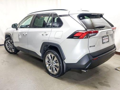 Blizzard Pearl 2021 Toyota RAV4 XLE Premium
