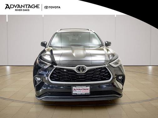 Midnight Black Metallic 2023 Toyota Highlander XLE