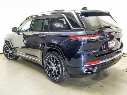 2023 Jeep Grand Cherokee Summit