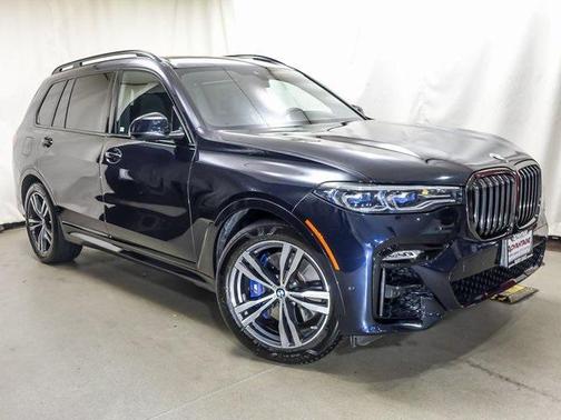 2022 BMW X7 M50i