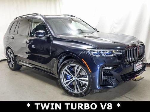2022 BMW X7 M50i