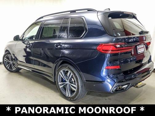 2022 BMW X7 M50i