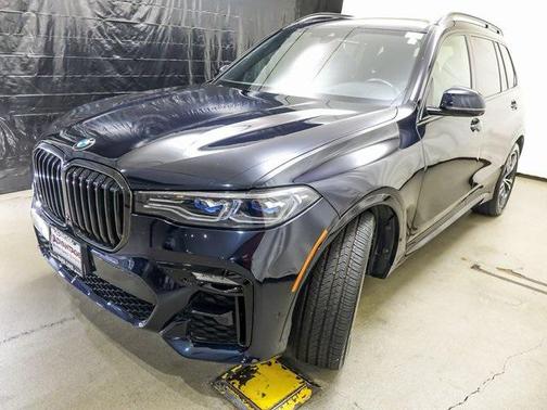2022 BMW X7 M50i