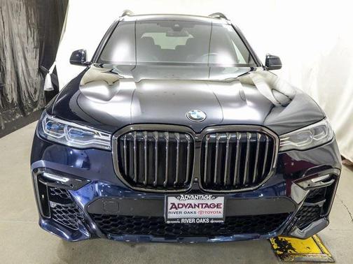 2022 BMW X7 M50i