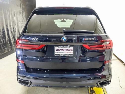 2022 BMW X7 M50i