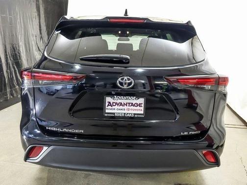 2024 Toyota Highlander LE
