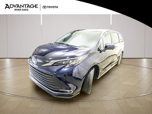 2024 Toyota Sienna XLE