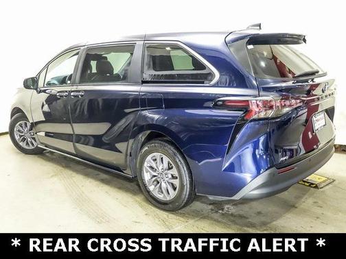 2024 Toyota Sienna XLE