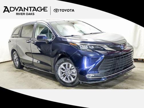 2024 Toyota Sienna XLE