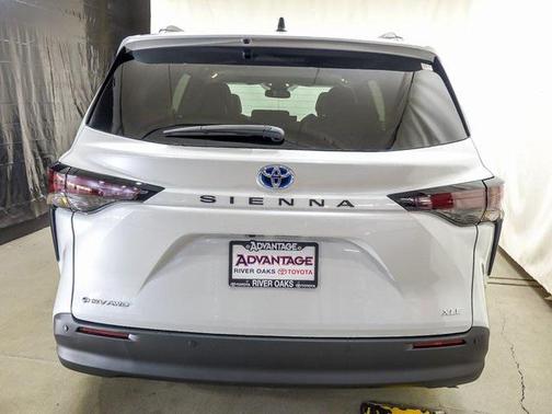 2025 Toyota Sienna XLE