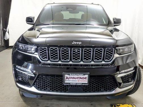 2022 Jeep Grand Cherokee Summit