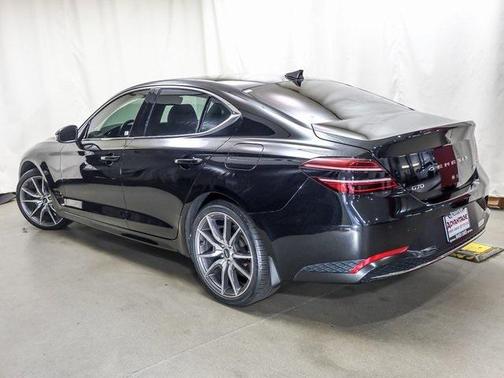 2022 Genesis G70 2.0T