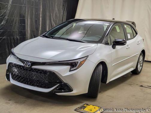 Pearl 2026 Toyota Corolla SE