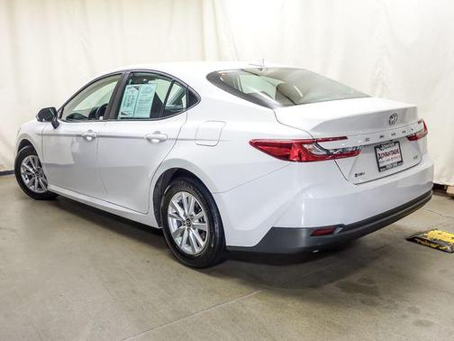 Ice Cap 2025 Toyota Camry LE