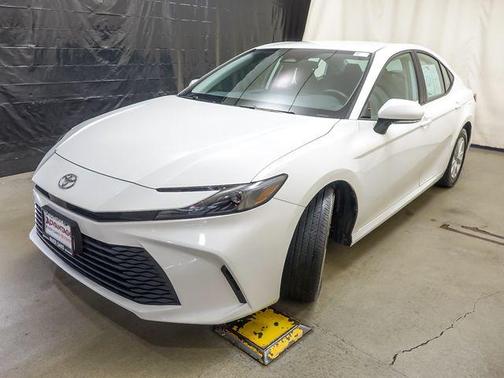 Ice Cap 2025 Toyota Camry LE