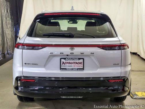 2025 Toyota Crown Signia XLE