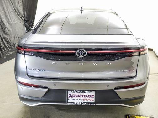 2023 Toyota Crown Platinum