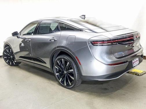 2023 Toyota Crown Platinum