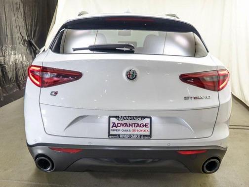 2022 Alfa Romeo Stelvio Sprint