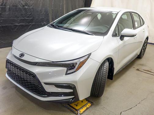 Pearl 2026 Toyota Corolla SE
